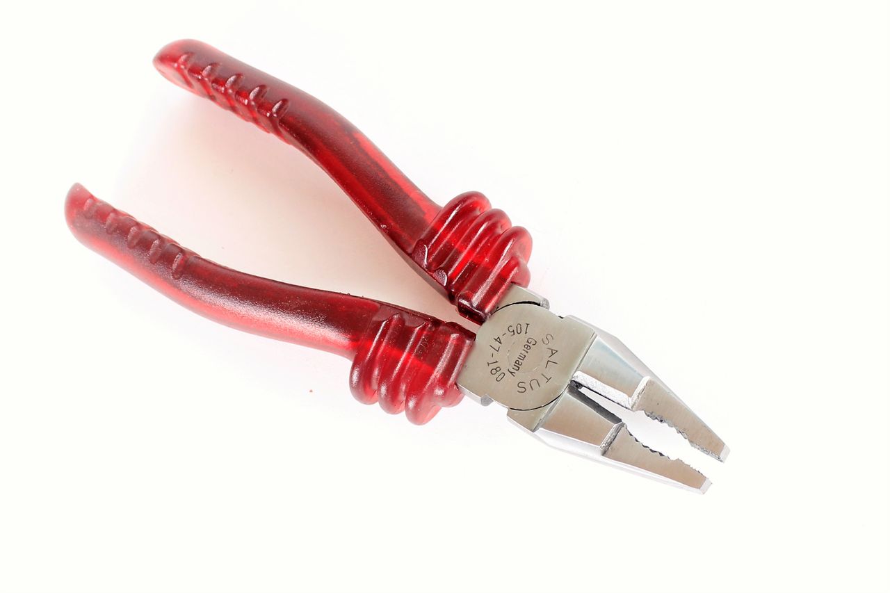 SALTUS Szczypce uniwersalne 180 mm nr 10547180 Szczypce dla elektryków Made in Germany